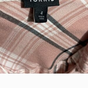 Torrid Women’s Button Front Pink Plaid Top Size 4